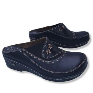 Lartiste black leather clogs brown stitching size 8 whimsical comfy shoes